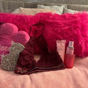 Victoria’s Secret Plum bandeau bra and lace panties-XL